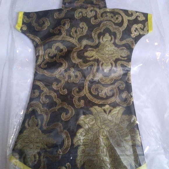 #1 Chinese Dress Wine Bottle Covers, Set of 4 - Picture 3 of 10